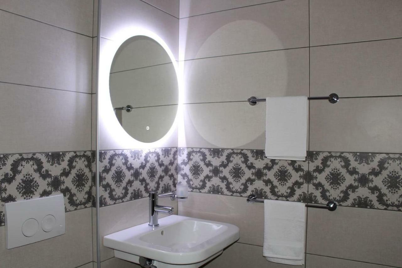 2V1 - Blloku Mac Apartment ติรานา ภายนอก รูปภาพ