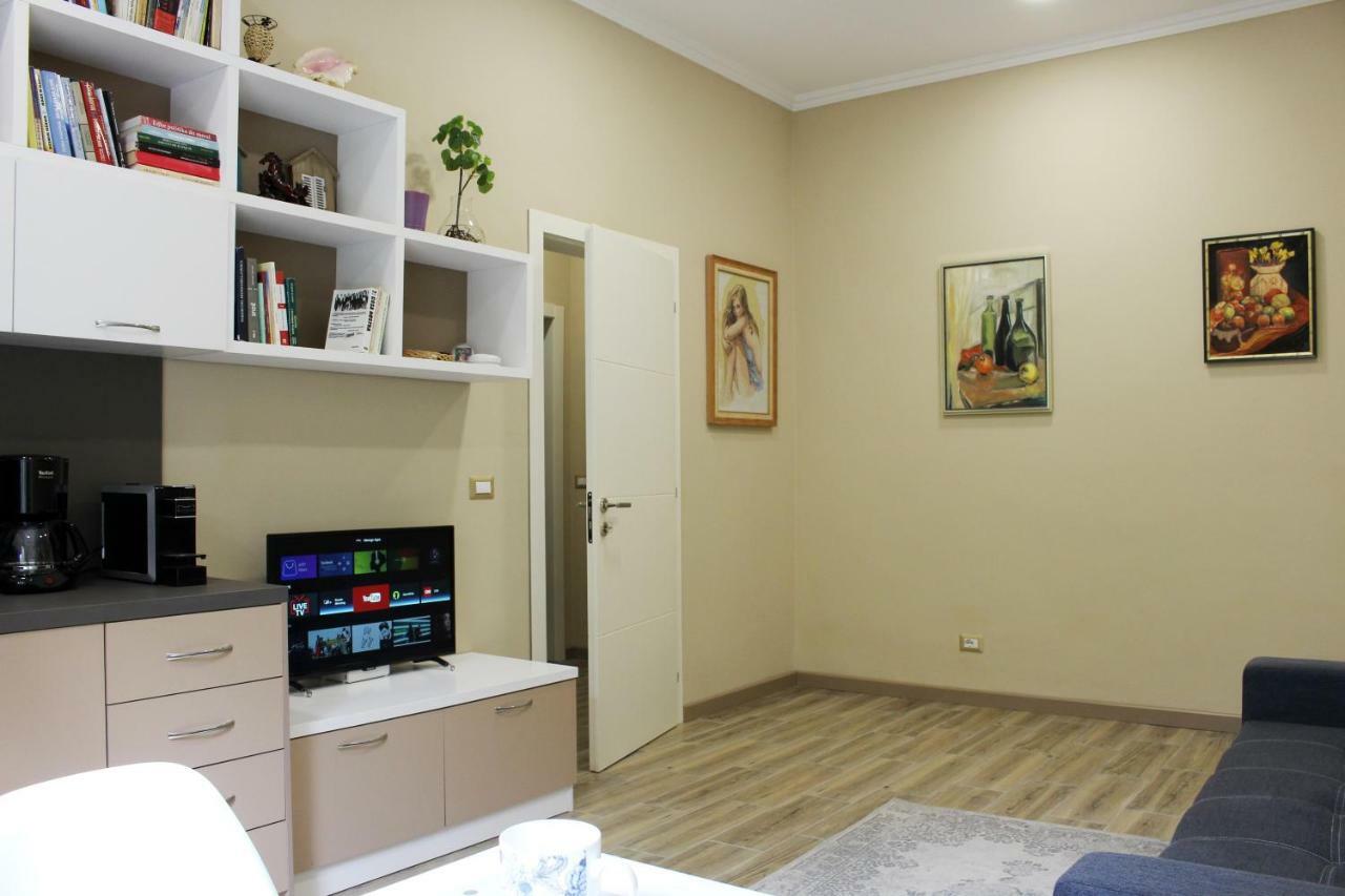 2V1 - Blloku Mac Apartment ติรานา ภายนอก รูปภาพ