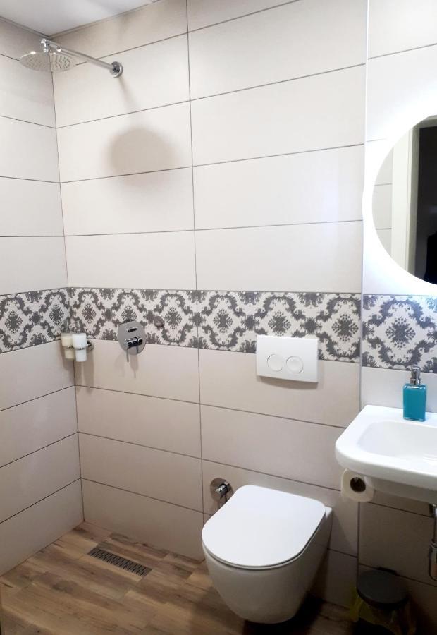 2V1 - Blloku Mac Apartment ติรานา ภายนอก รูปภาพ