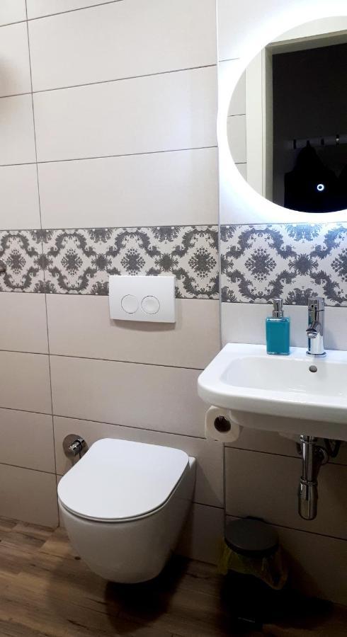 2V1 - Blloku Mac Apartment ติรานา ภายนอก รูปภาพ